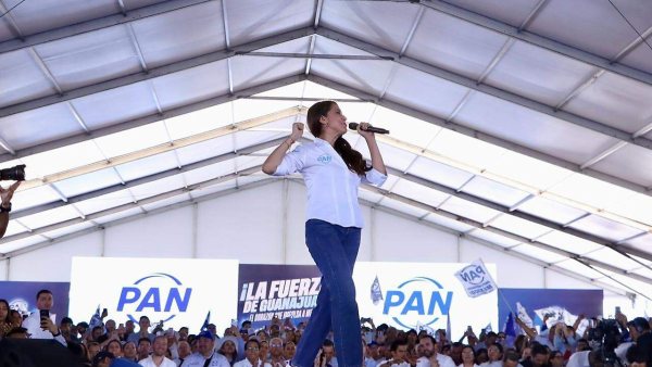 Libia García Muñoz Ledo reafirma su lealtad al PAN en reunión estatal