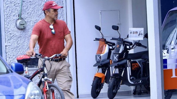 León evalúa regular scooters y bicicletas eléctricas tras iniciativa estatal
